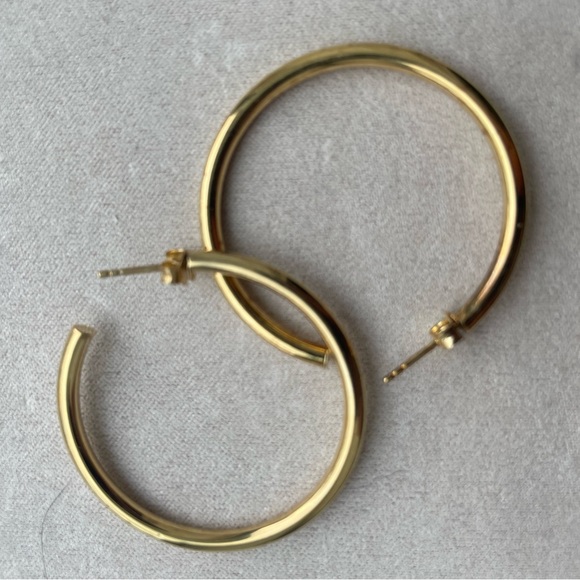 Mejuri Jewelry - Mejuri tube hoops